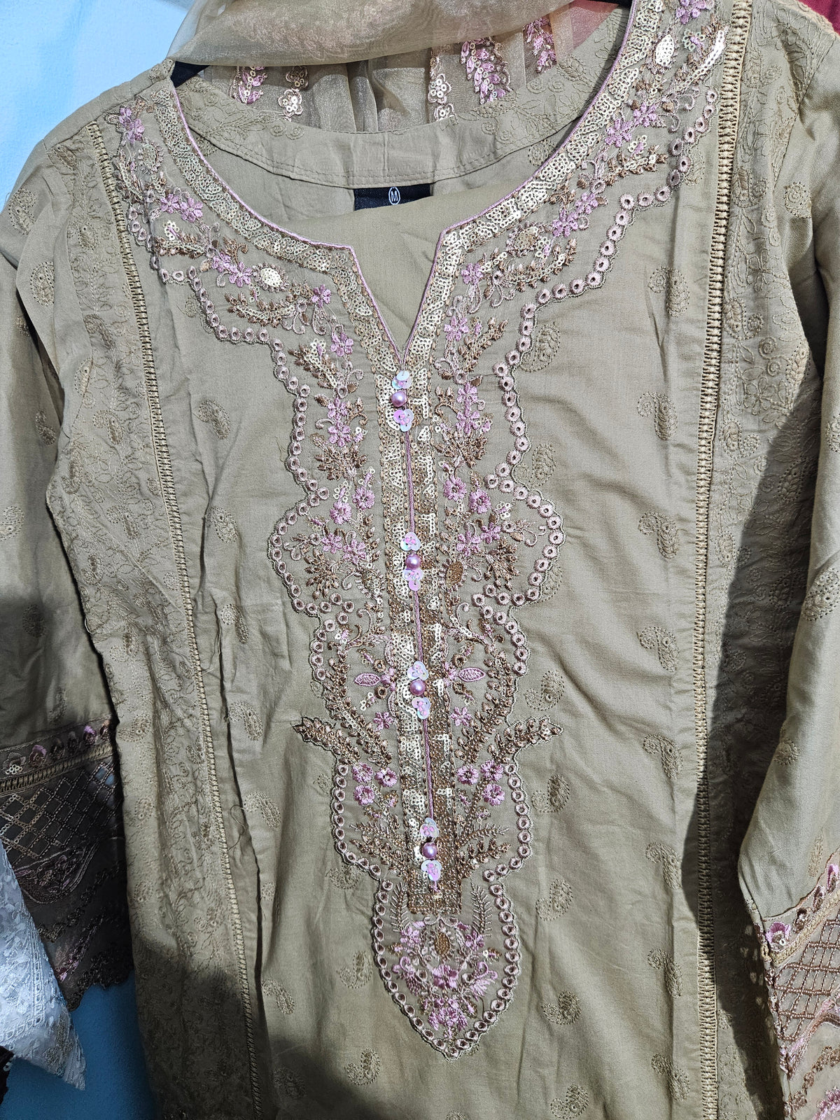 Zahra Rubab Lawn