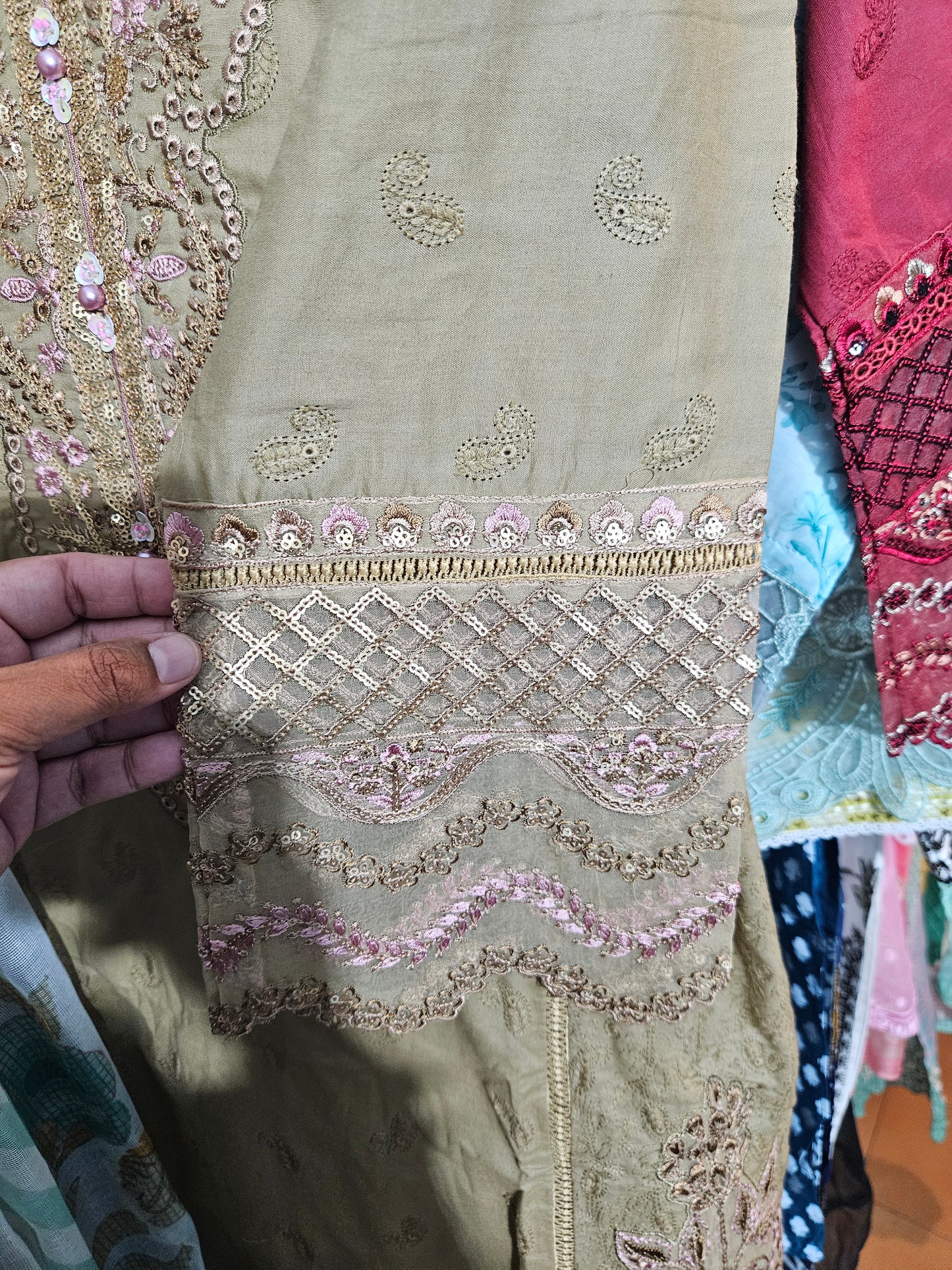 Zahra Rubab Lawn
