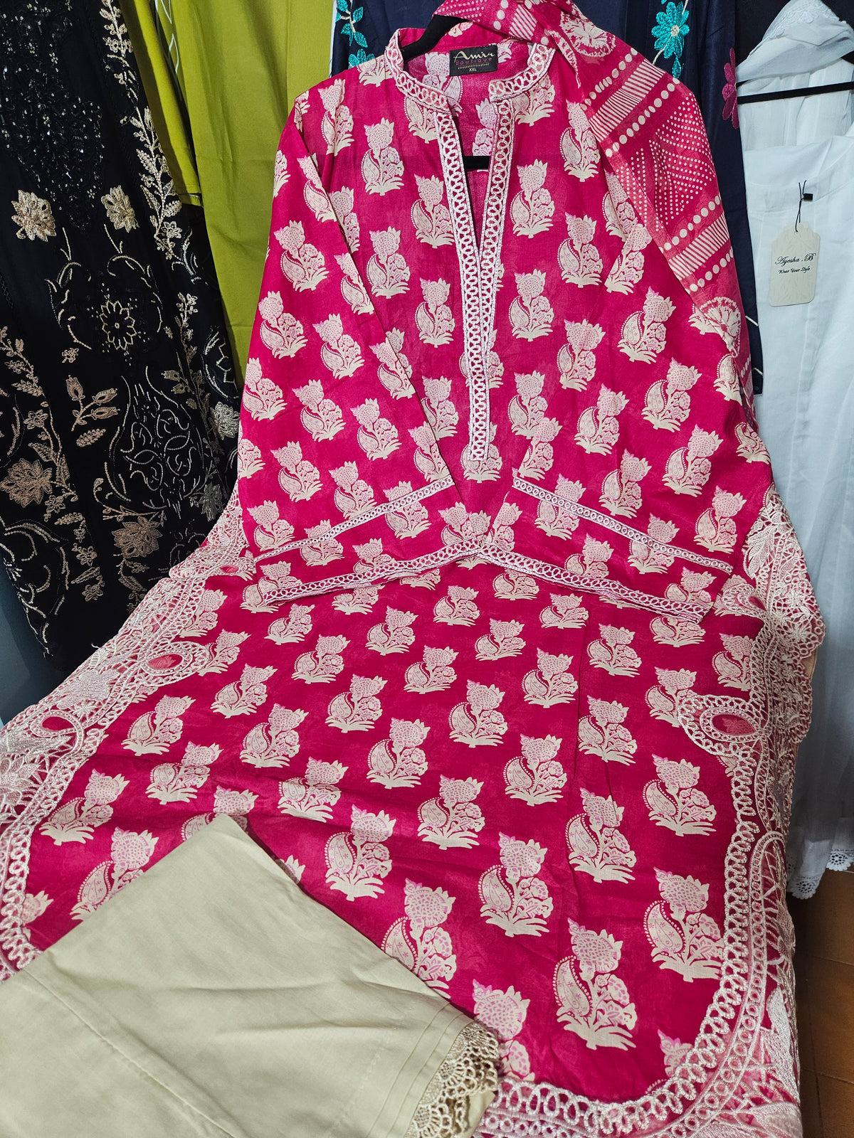 XXL EMBROIDERY LAWN