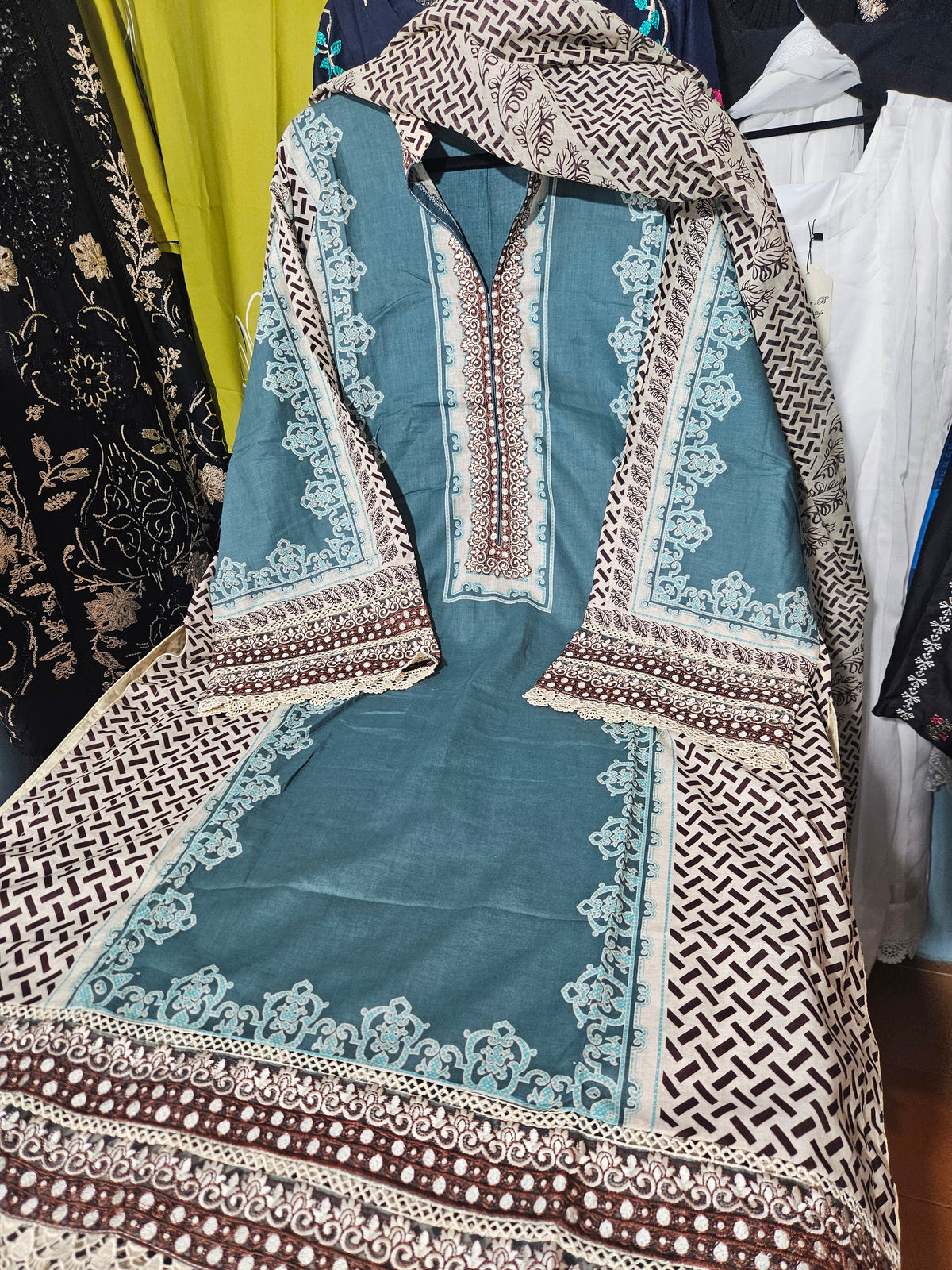 XXL EMBROIDERY LAWN