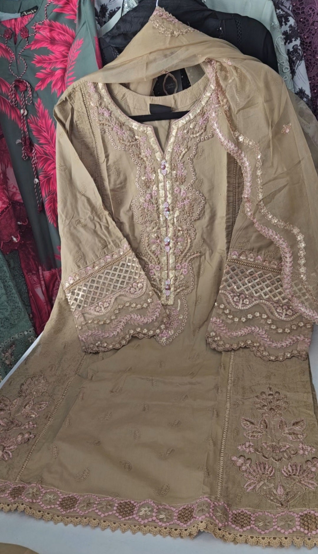 Zahra Rubab Lawn