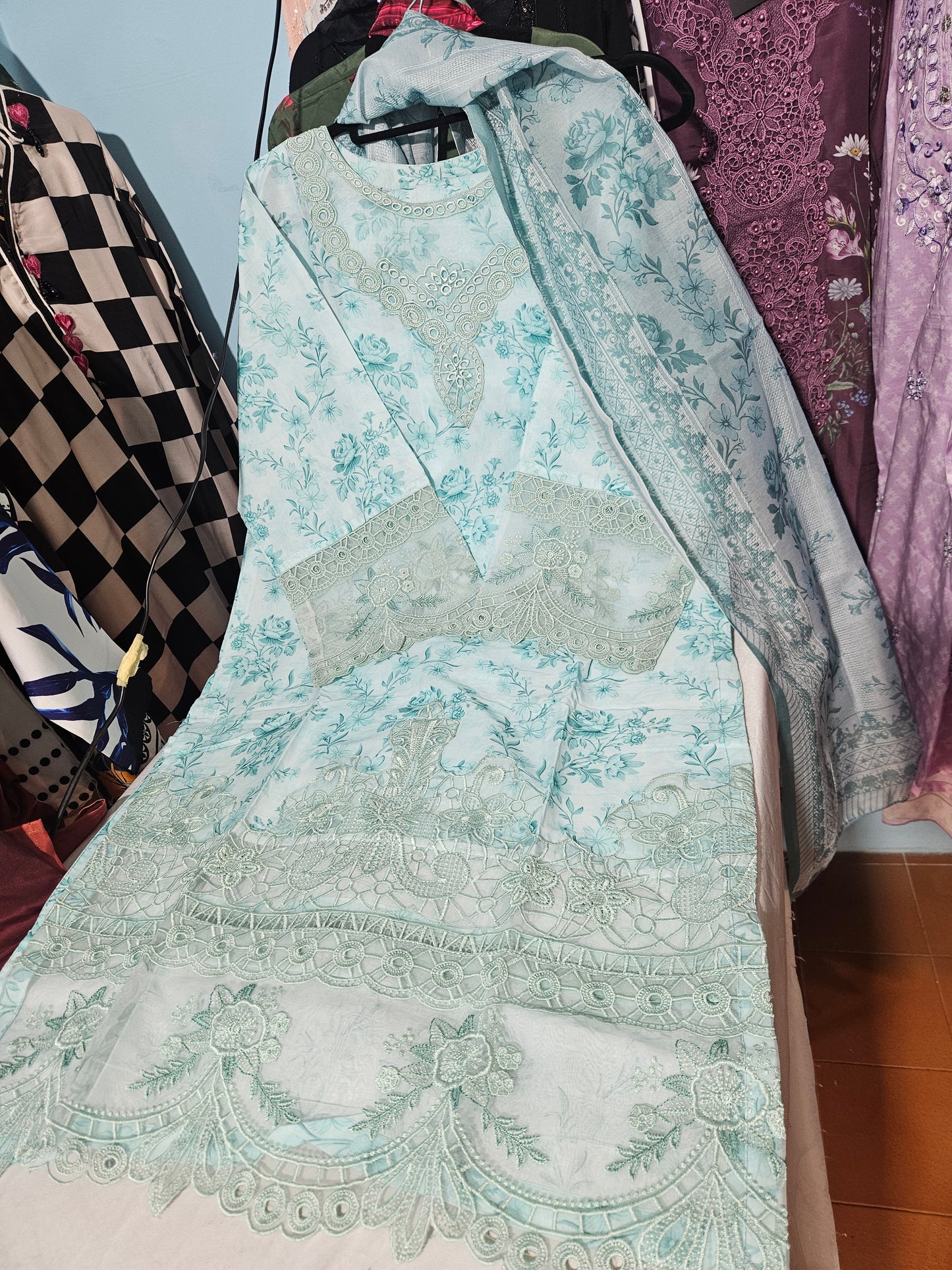 Shehroz Fashion Lawn