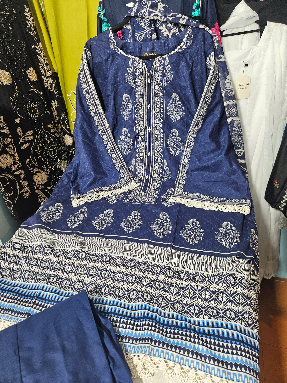 XXL EMBROIDERY LAWN