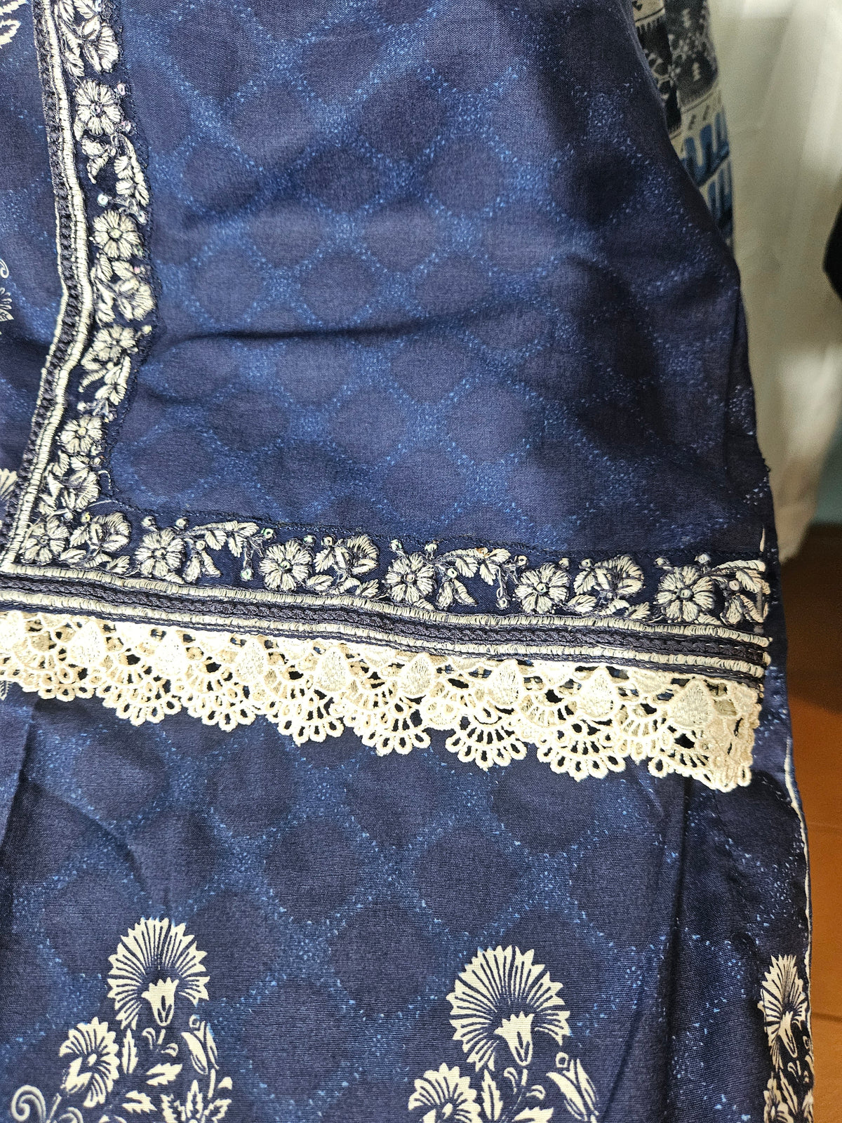 XXL EMBROIDERY LAWN
